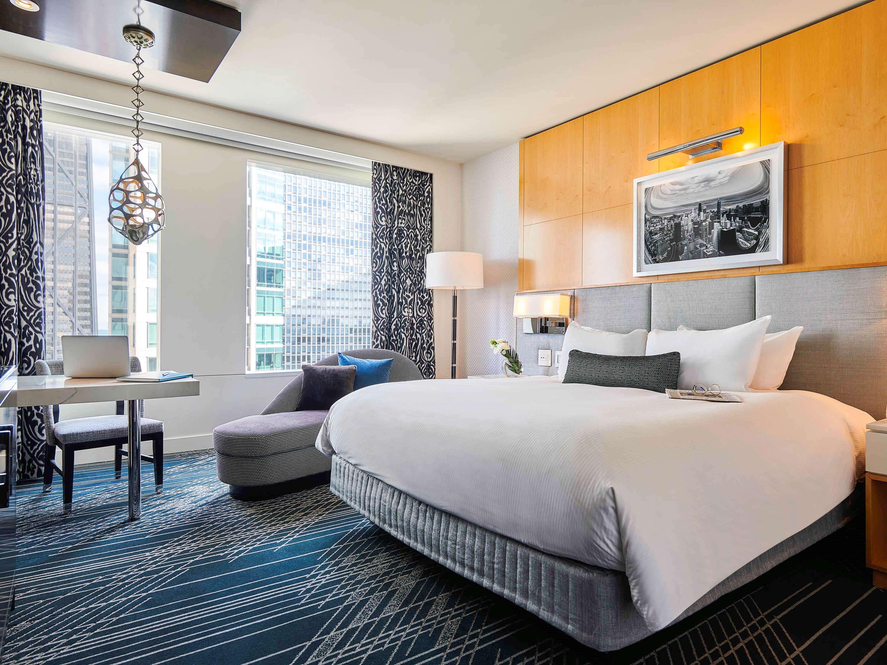 فندق سوفيتيل شيكاغو ماغنيفسنت مايل المظهر الخارجي الصورة A guest room at the Hotel Commonwealth