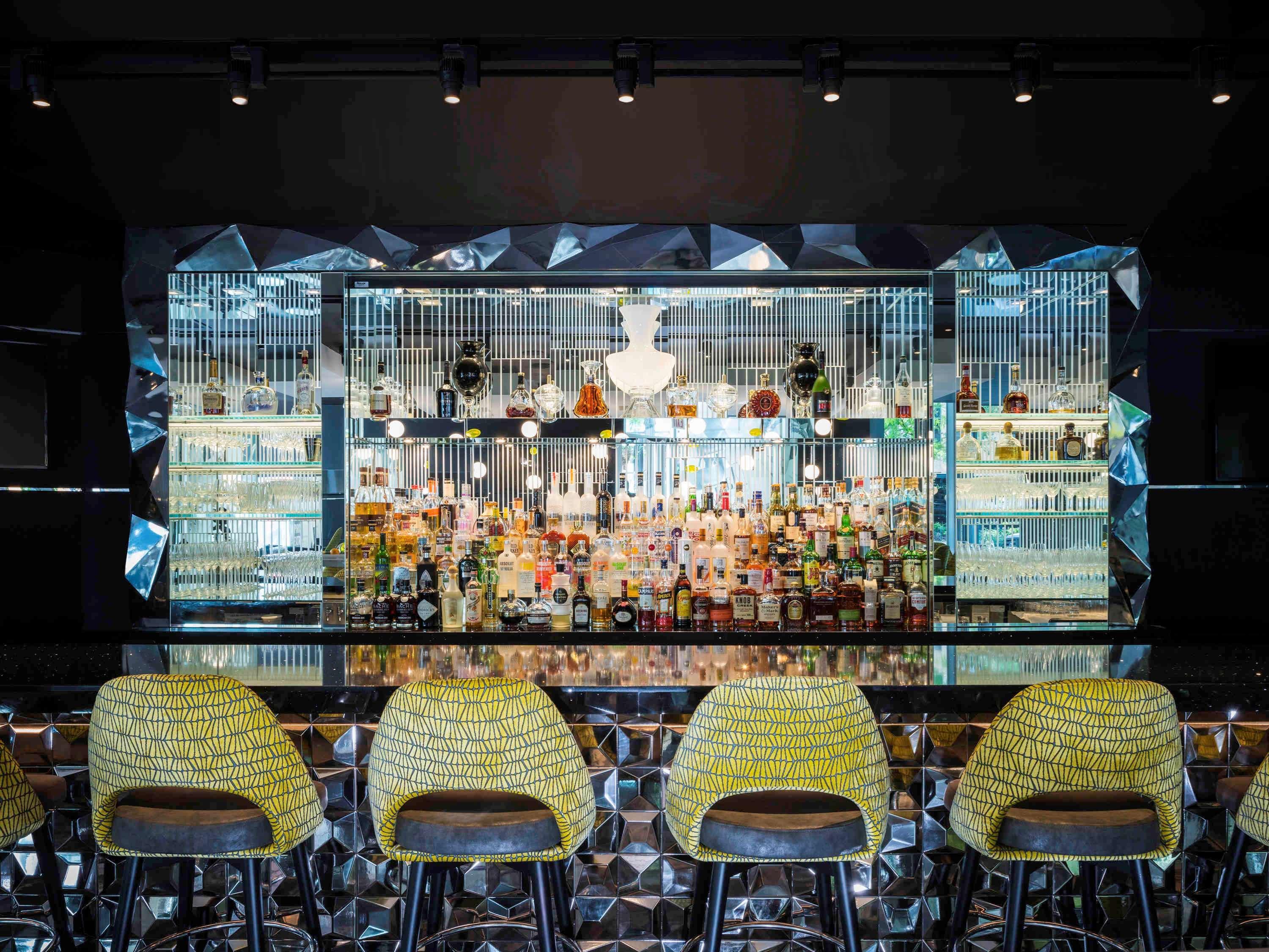 فندق سوفيتيل شيكاغو ماغنيفسنت مايل المظهر الخارجي الصورة The bar at the 100A restaurant