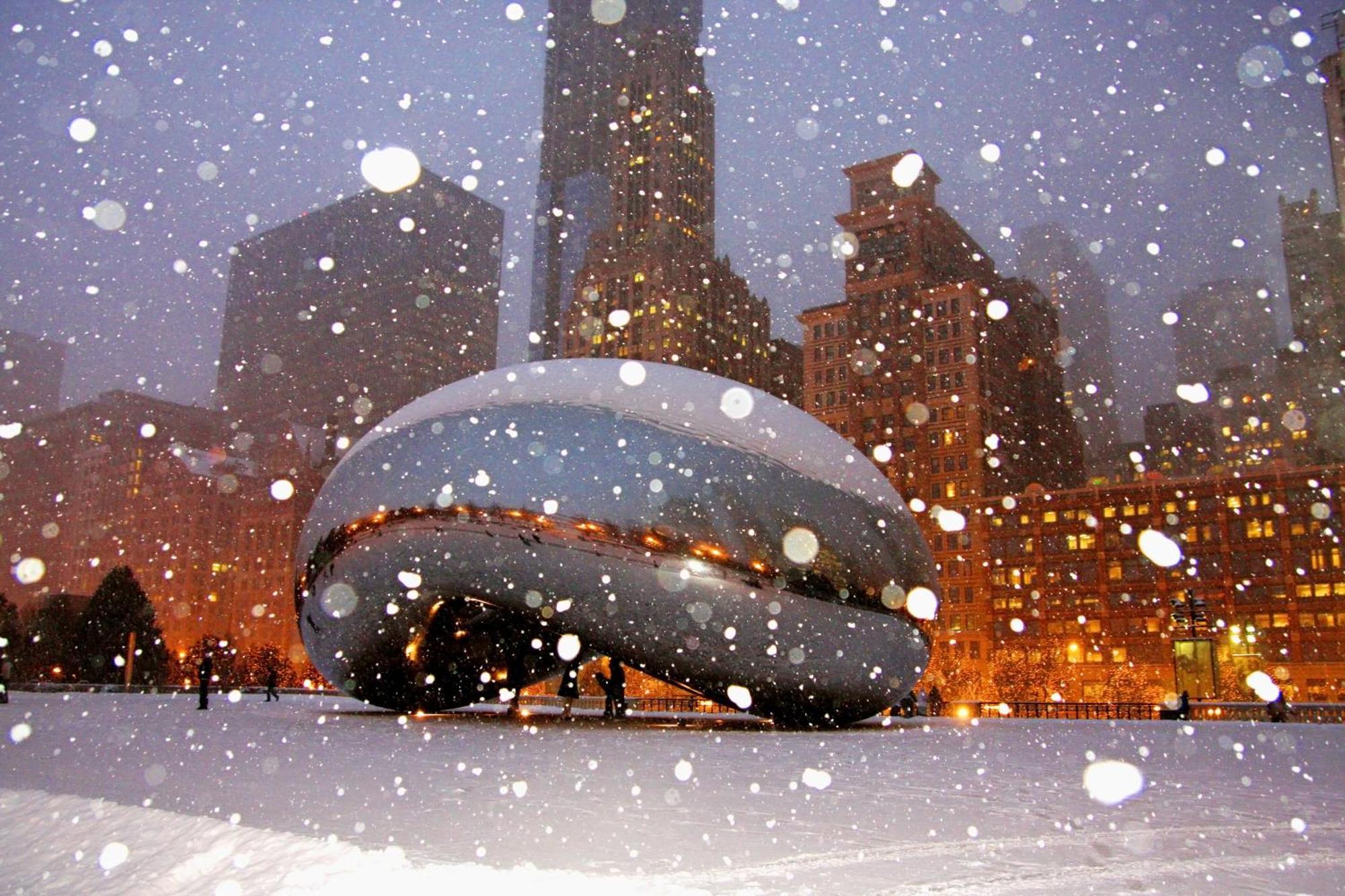 فندق سوفيتيل شيكاغو ماغنيفسنت مايل المظهر الخارجي الصورة The Cloud Gate in Chicago, Illinois, United States